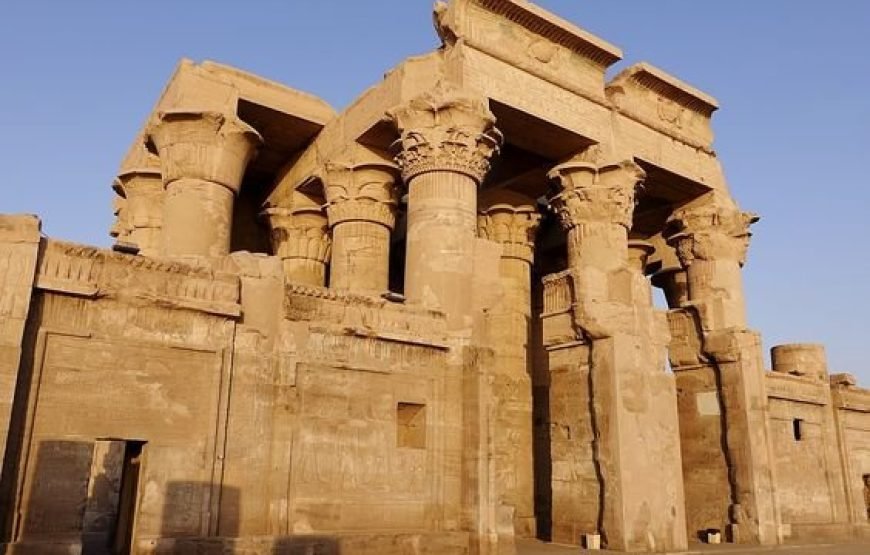 Private Day Trip to Abu Simbel Temple with Guide from Luxor